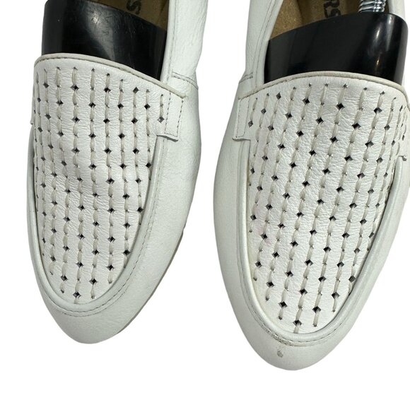Cobbie Cuddlers Womens White Leather Woven Slip On Loafers Size M Comfort Flat - Picture 4 of 11